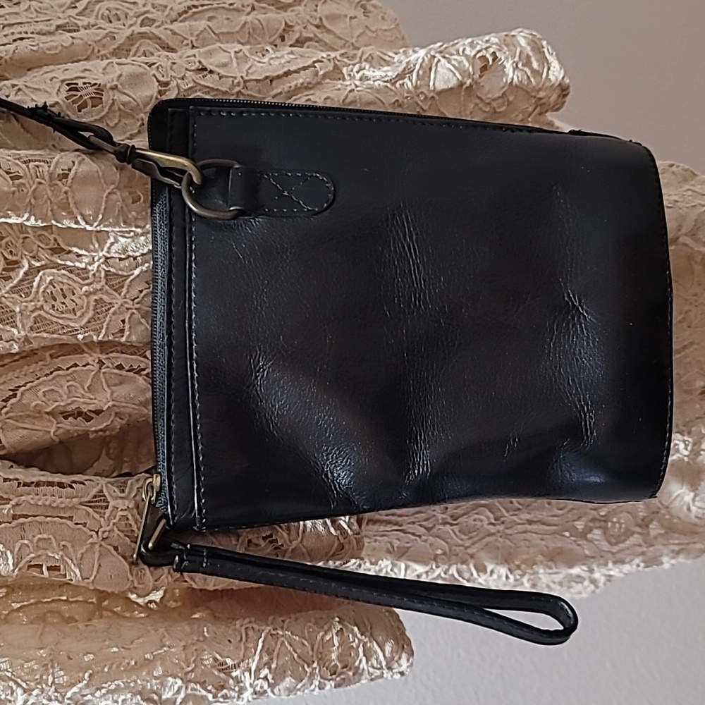 HOBO Black Leather Vintage Crossbody Handbag Boho Classic Zip Around Wristlet OS